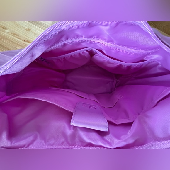 NWT convertible Béis The Crescent Catchall Crossbody Bag BERRY pink Barbie lilac - Picture 10 of 15